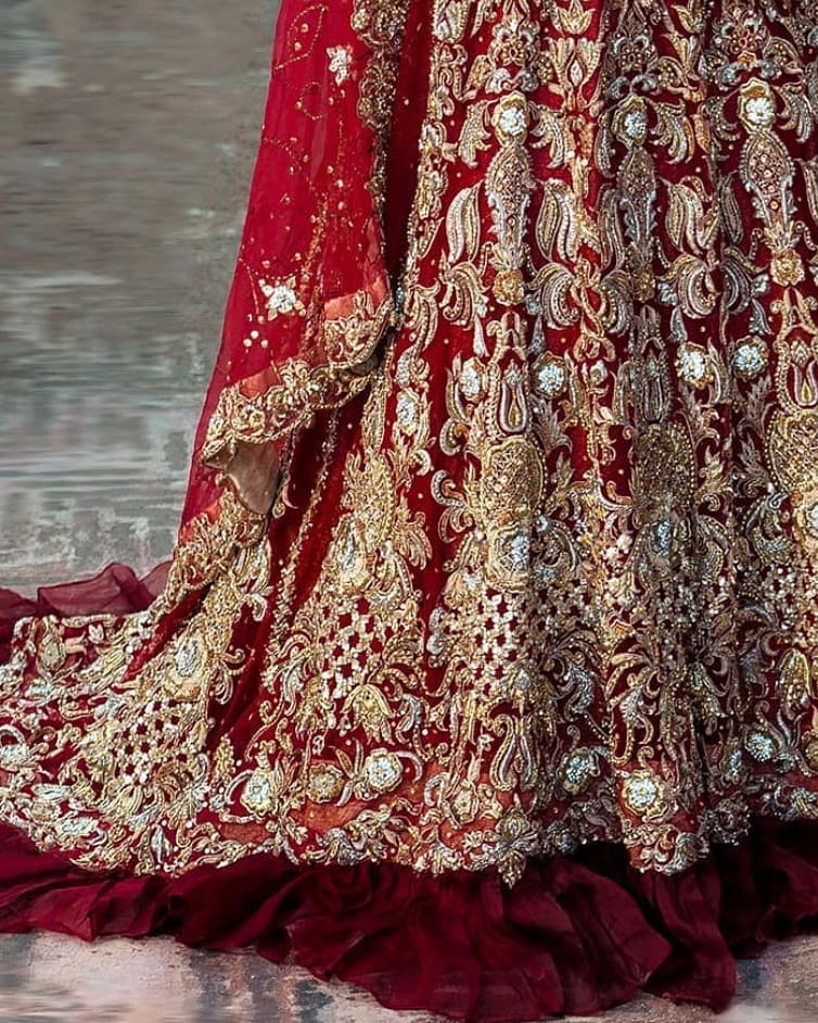 Sabeeka Imam Looks Undeniably Gorgeous In Bridal Dresses By Mahreen Gul 9