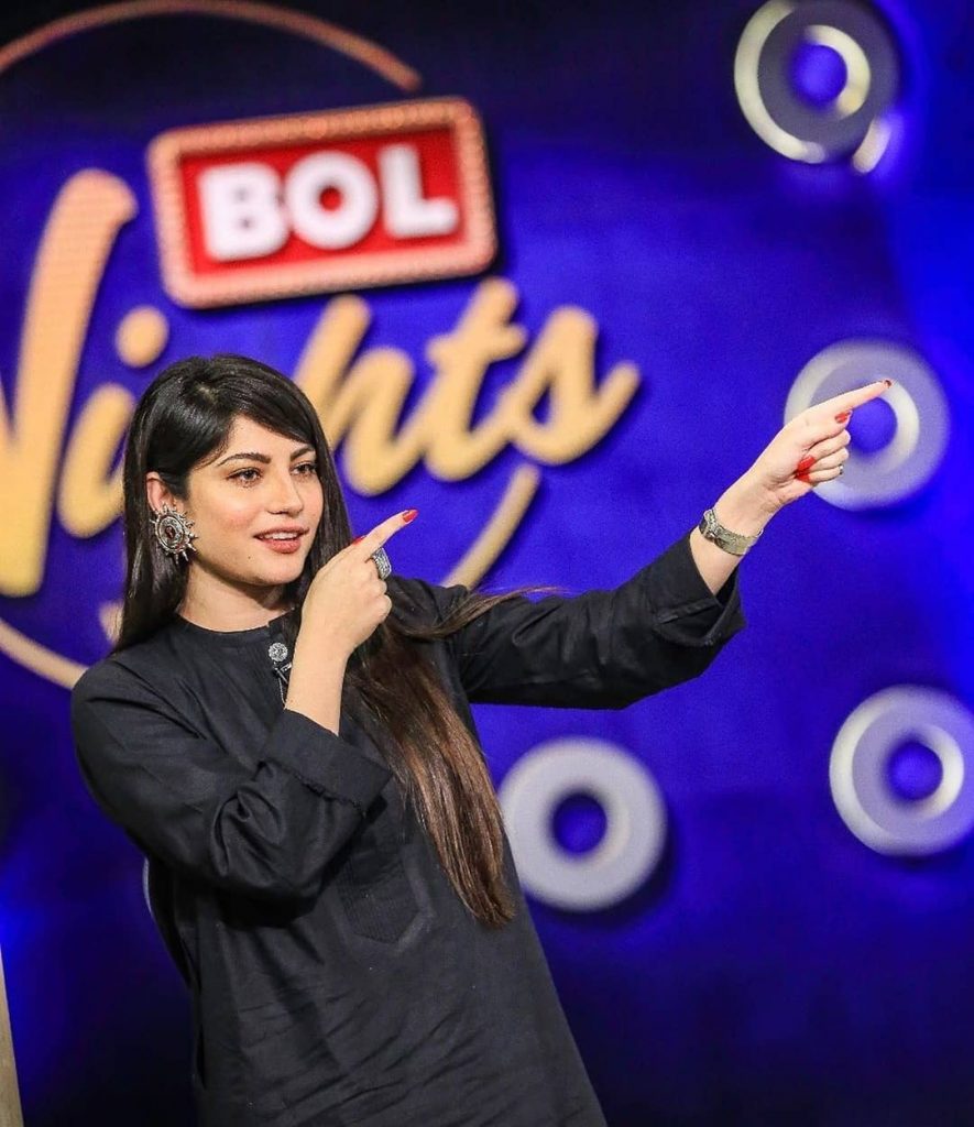 Stunning Pictures Of Neelum Munir From The Sets Of Bol Nights 5
