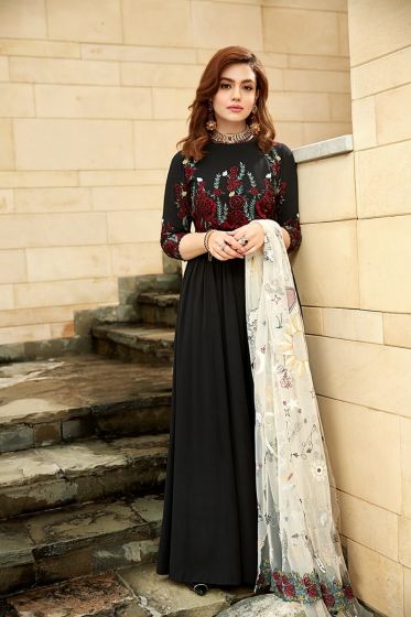 Zara Noor Abbas Recent Photo Shoot for Clothing Brand