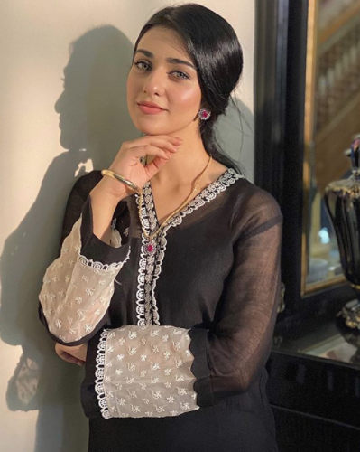 New Look Of Sara Khan For Her Upcoming Project