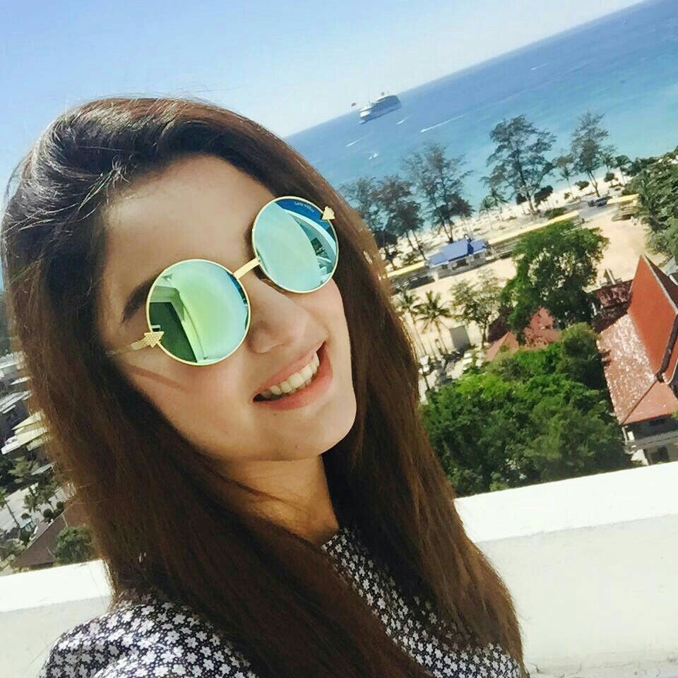 Exclusive Collection of Maya Ali Photos with Sunglasses