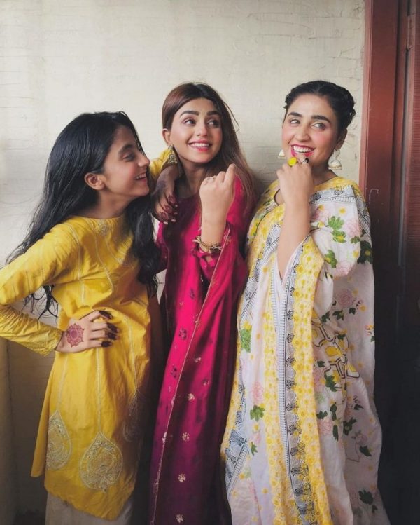 Actress Anumta Qureshi with her Sister Misbah8