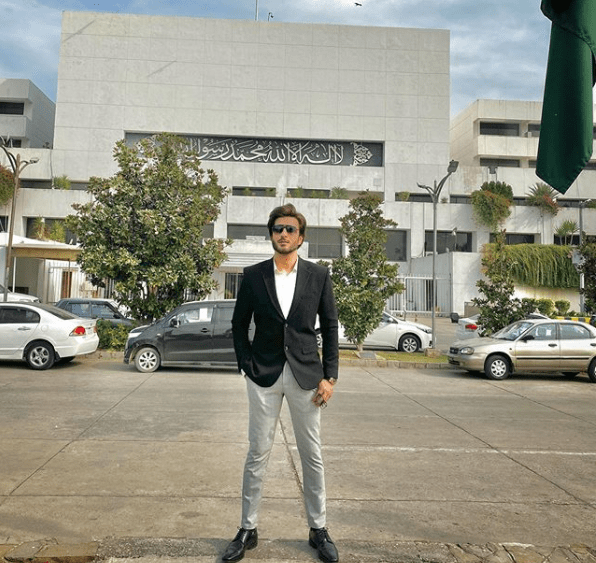 Imran Abbas Hints Towards a New Political Endeavor