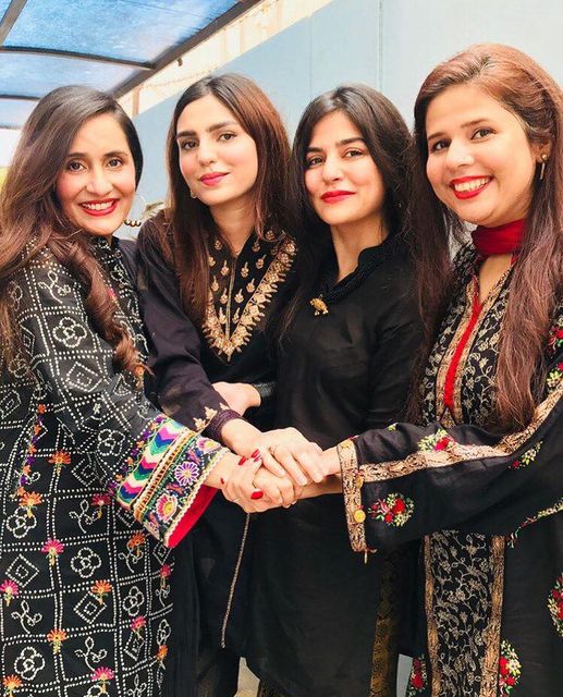 25 Adorable Photos Of Sanam Baloch With Her Sisters