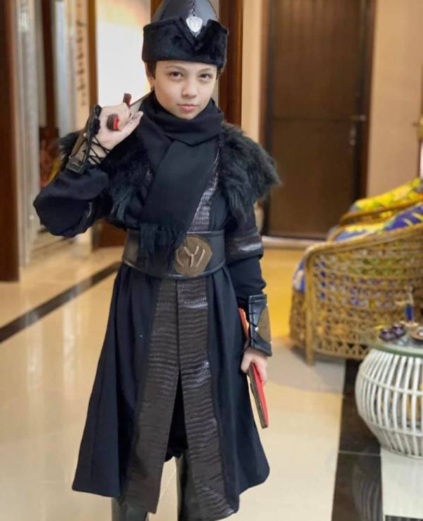 Iqrar Ul Hassan’s Son Casual Dressed Up as Ertugrul