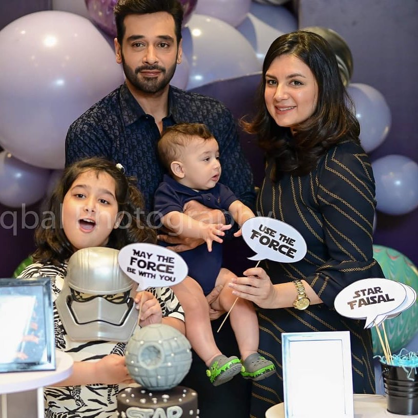 Faisal Qureshi family - 10 Beautiful Pictures