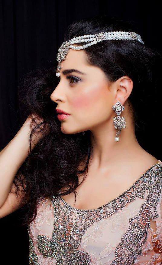 25 Bold Photos Of Beautiful Mehreen Raheel