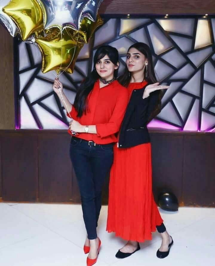 25 Adorable Photos Of Sanam Baloch With Her Sisters