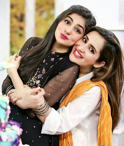 25 Adorable Photos Of Sanam Baloch With Her Sisters