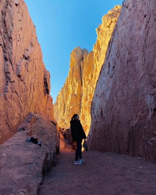 Minal Khan Shared Beautiful Pics of Trekking at Egypt