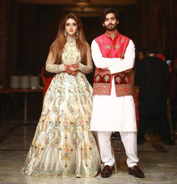Jannat Mirza Rocks The Dance Floor At A Pakistani Wedding
