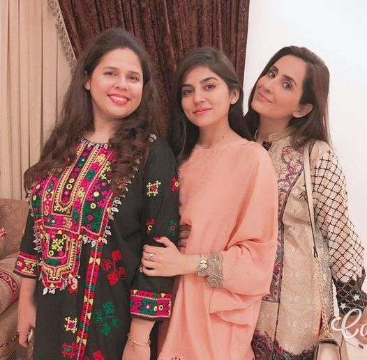 25 Adorable Photos Of Sanam Baloch With Her Sisters