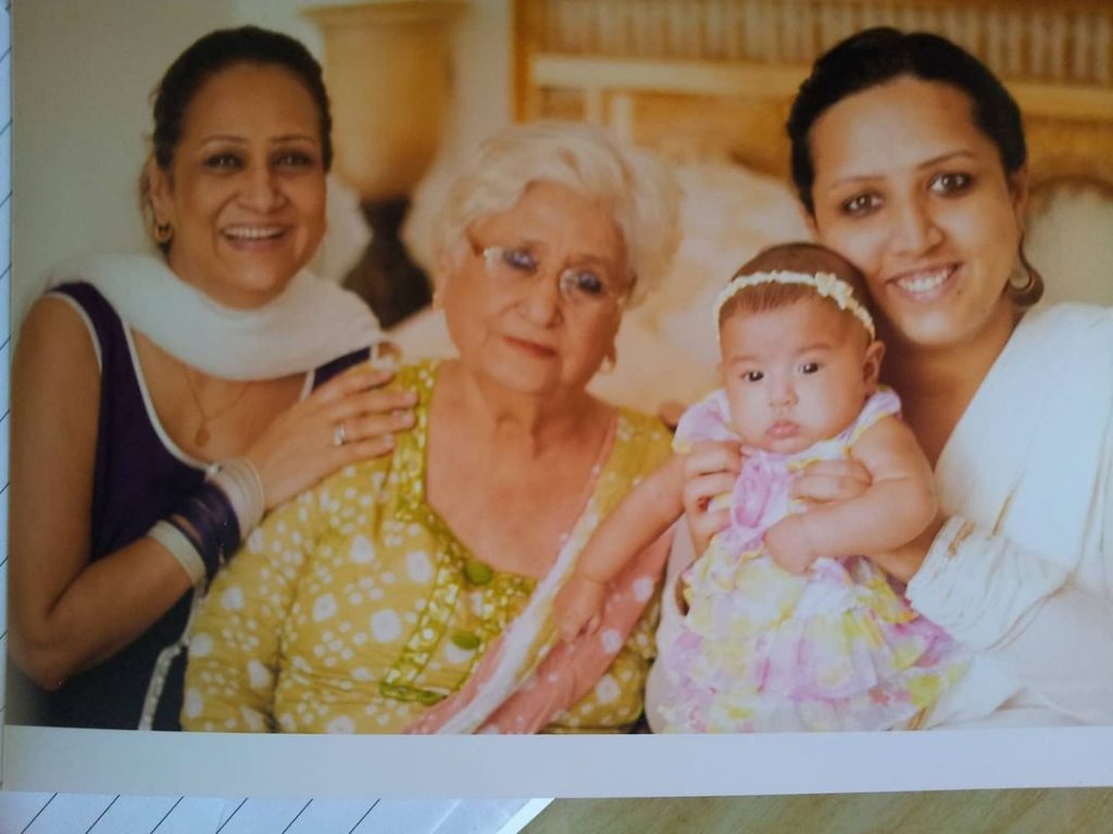 Memorable Pictures Of Bushra Ansari With Her Grandchildren