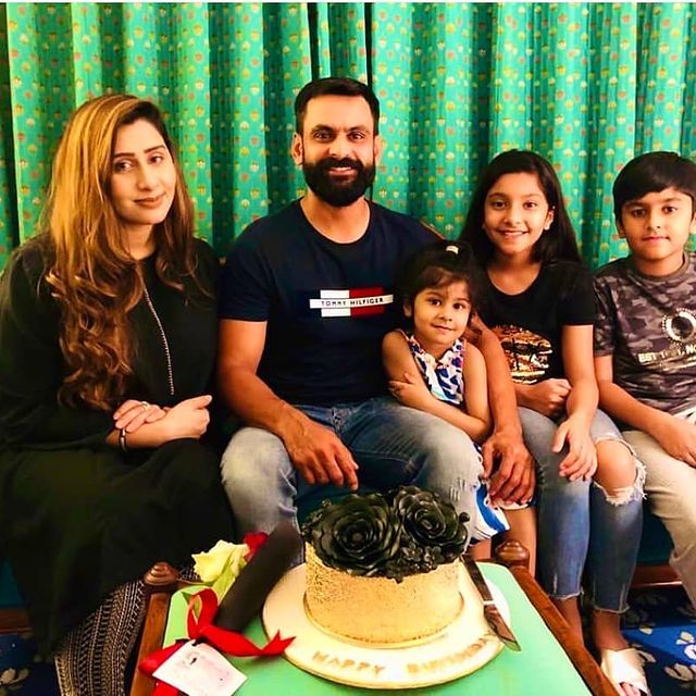 Mohammad Hafeez Wife | 20 Adorable Picture