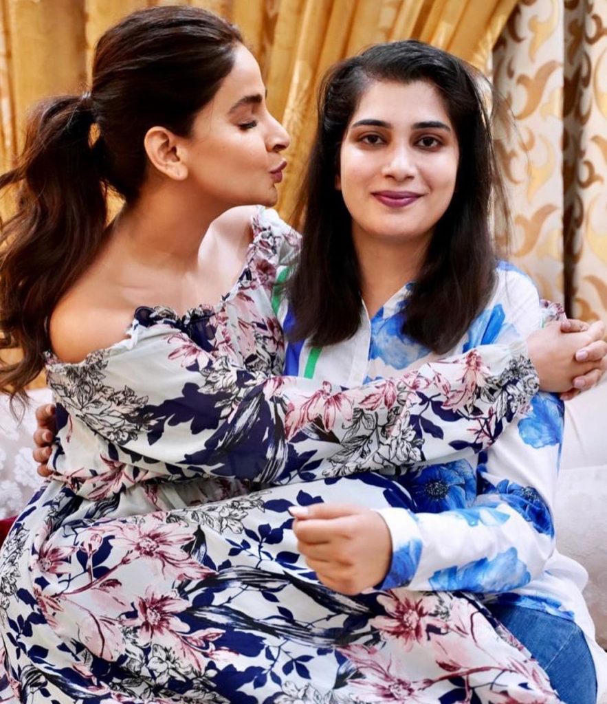 Saba Qamar Family – 10 Adorable Pictures – 24/7 News - What is ...