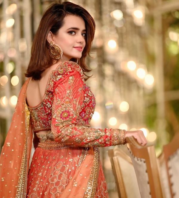 Sumbul Iqbal Stunning In Pakistani Bridal Dress