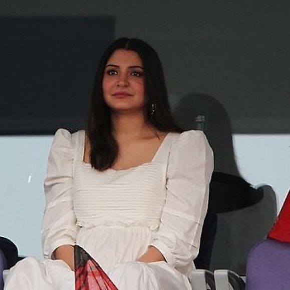 Mom-To-Be Anushka Sharma's Maternity Fashion In Comfy Casuals