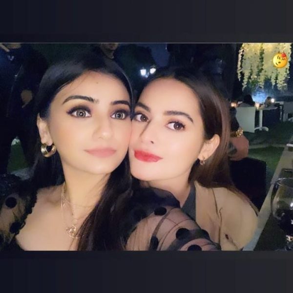 Latest Pictures of Minal Khan With Her Friends