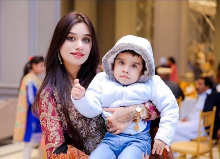 Jalan Drama Star Fahad Sheikh With His Beautiful Family