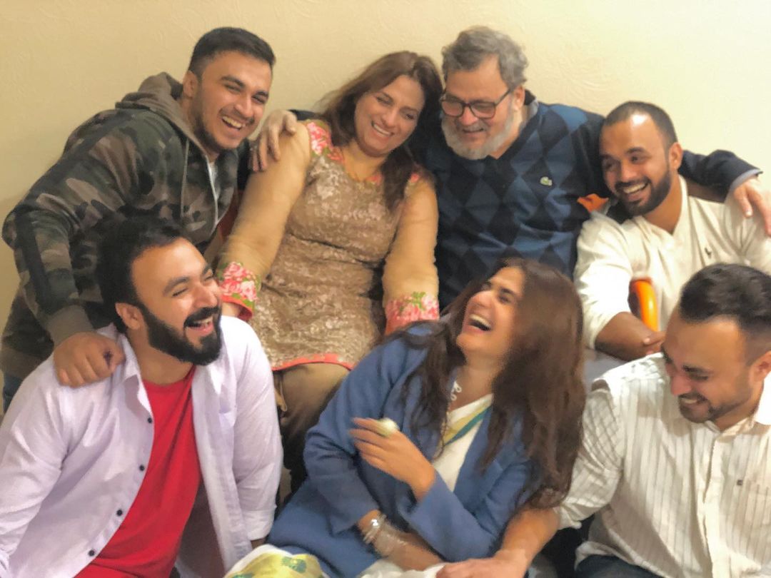 Hira Mani Latest Pictures with her Family