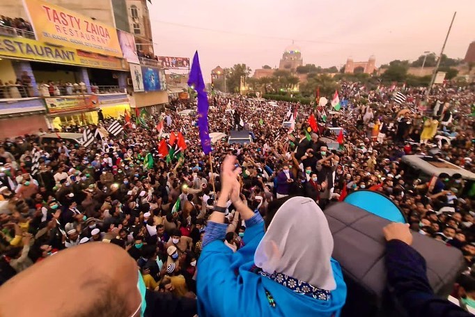 Five Times Asifa Bhutto Looked Like Her Mother Benazir Bhutto