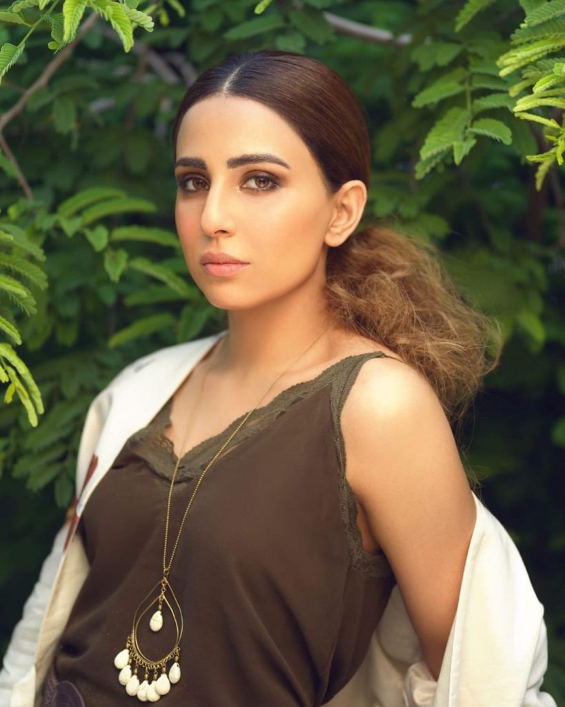 Best Pictures of Ushna Shah in Western Attire