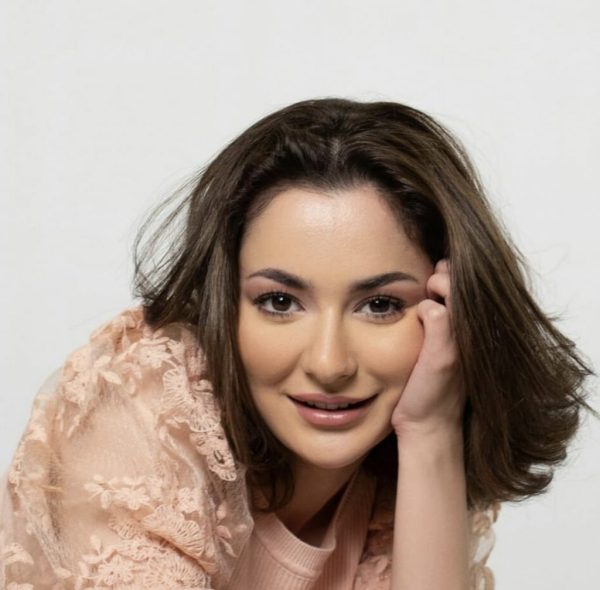 Dimple girl Hania Amir became brand ambassador of Maybelline New York