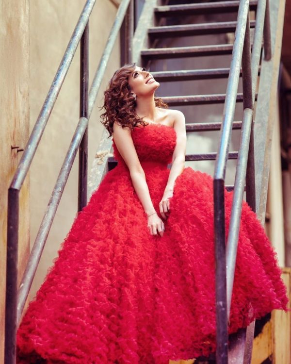 Mehwish Hayat Stuns for sore eyes as she stuns in a red dress