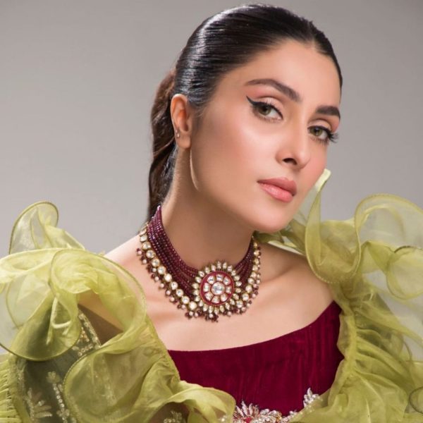 Ayeza Khan Sets Internet On Fire With Her Ruffled Outfit