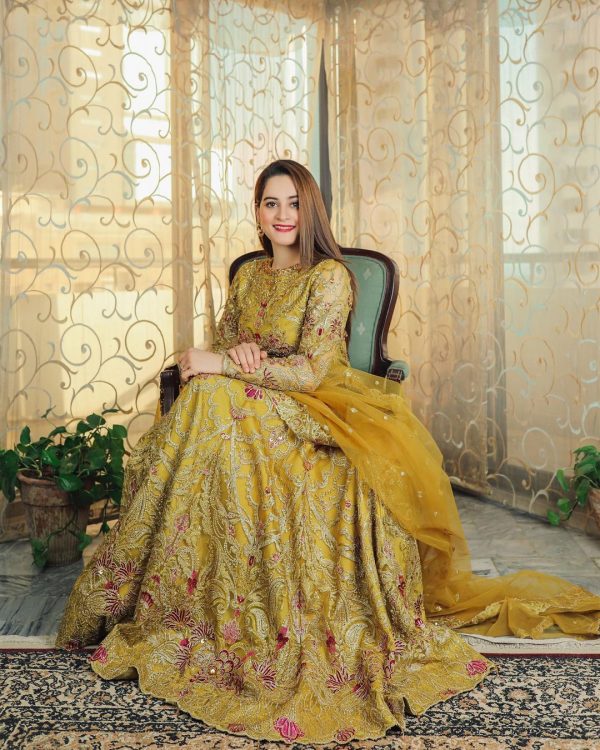 Aiman khan hotsell barat dress price