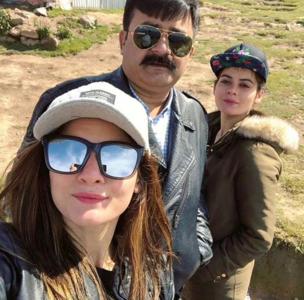 Actresses Aiman Khan and Minal Khan Father Passed Away
