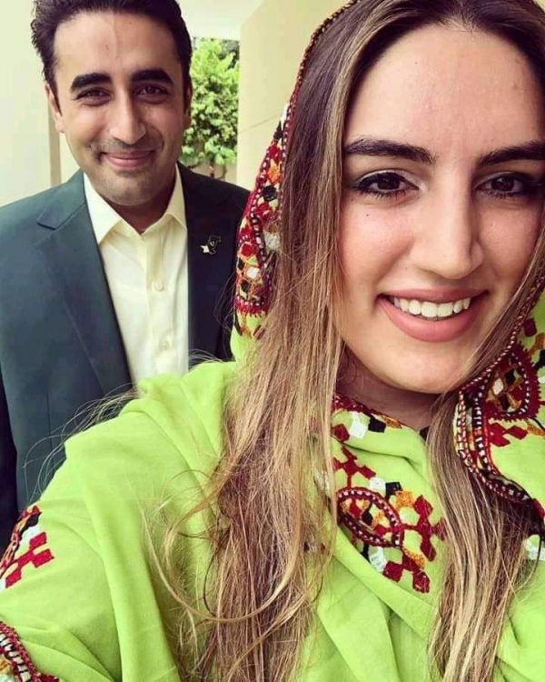 Bakhtawar Bhutto Zardari with Family – Unseen Pictures
