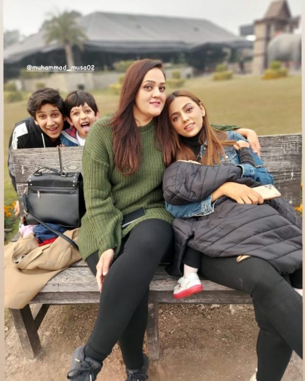 Latest Pictures of Actress Maryam Noor with Family