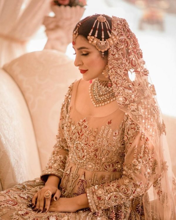 Areeba Habib Latest Bridal Photoshoot