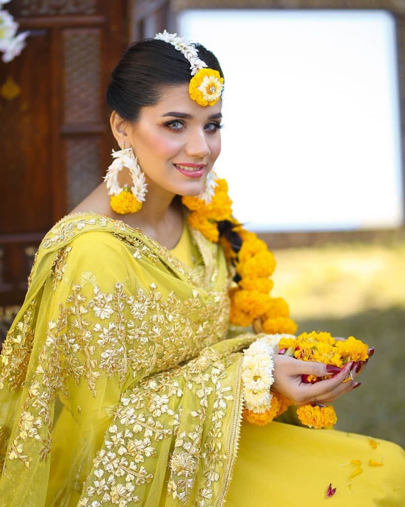 Kiran Ashfaq Shines Bright In Gorgeous Mehndi Ensemble