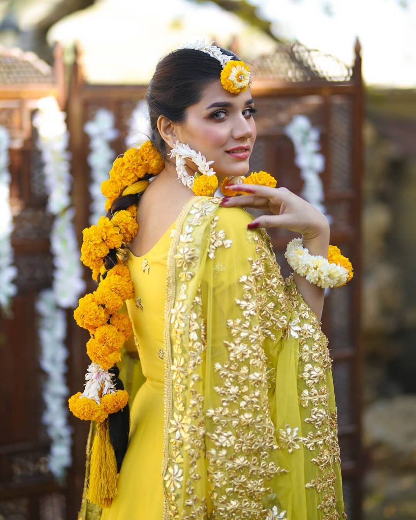 Kiran Ashfaq Shines Bright In Gorgeous Mehndi Ensemble