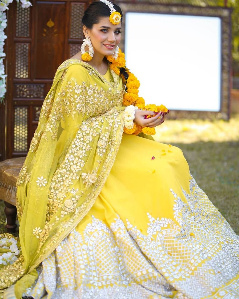 Kiran Ashfaq Shines Bright In Gorgeous Mehndi Ensemble