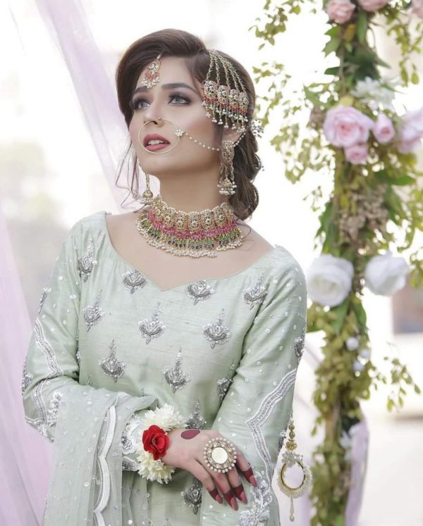 Sumaiyya Bukhsh Looking Gorgeous In Pakistani Bridal Dress