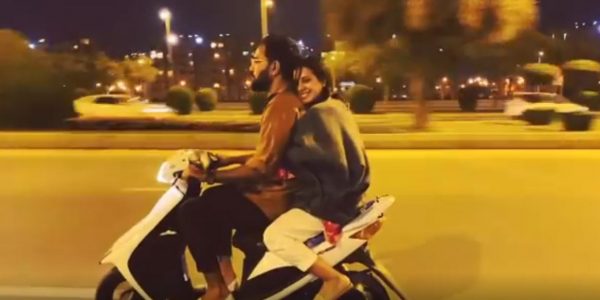 Iqra Aziz and Yasir Hussain on Scooty Ride – Video