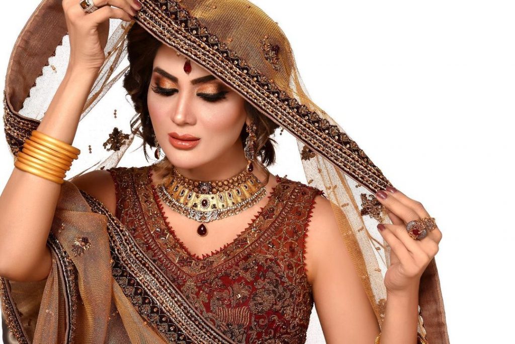 Fiza Ali Pulls Off Traditional Bridal Look Like A Pro