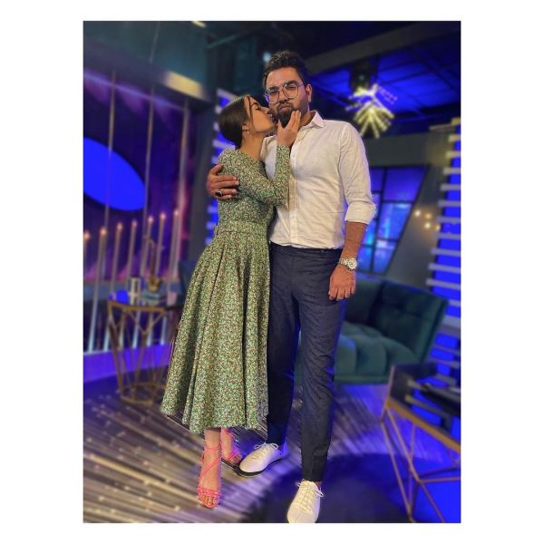 Beautiful Romantic Pictures Of Iqra Aziz and Yasir Hussain