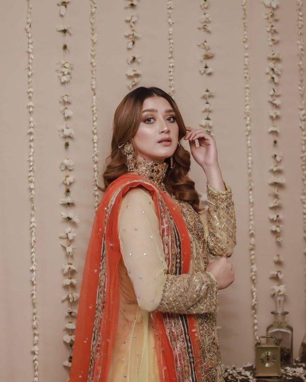 Hot Photoshoot Of Momina Iqbal