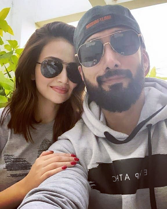 Latest Lovely Pictures of Sana Javed and Umair Jaswal