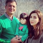 Beautiful Pictures of Actress Aisha Khan with her Husband and Daughter