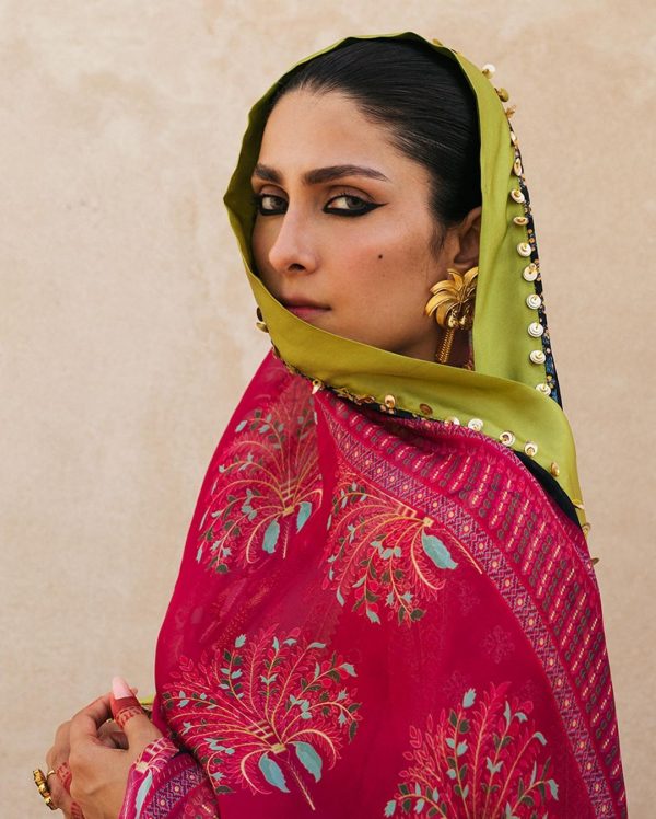 Gorgeous Ayeza Khan Latest Shoot for Luxury Lawn Collection by Hussain Rehar