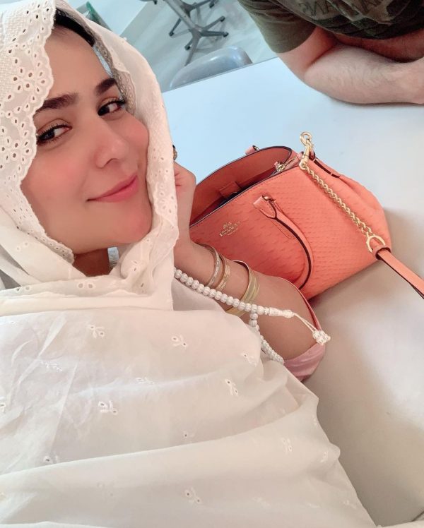 Humaima Malik Beautiful Pictures with her Mother