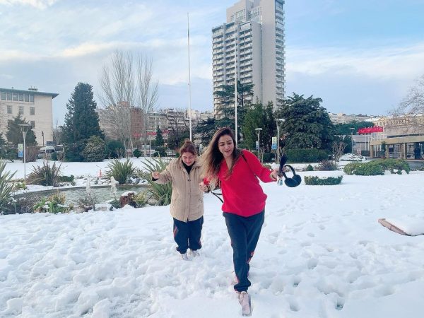 Humaima Malik with her Mother in Turkey – Latest Pictures