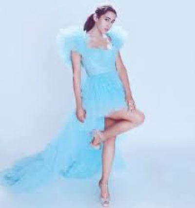Sara Ali Khan looks no less than Cinderella in Blue Ruffled Gown