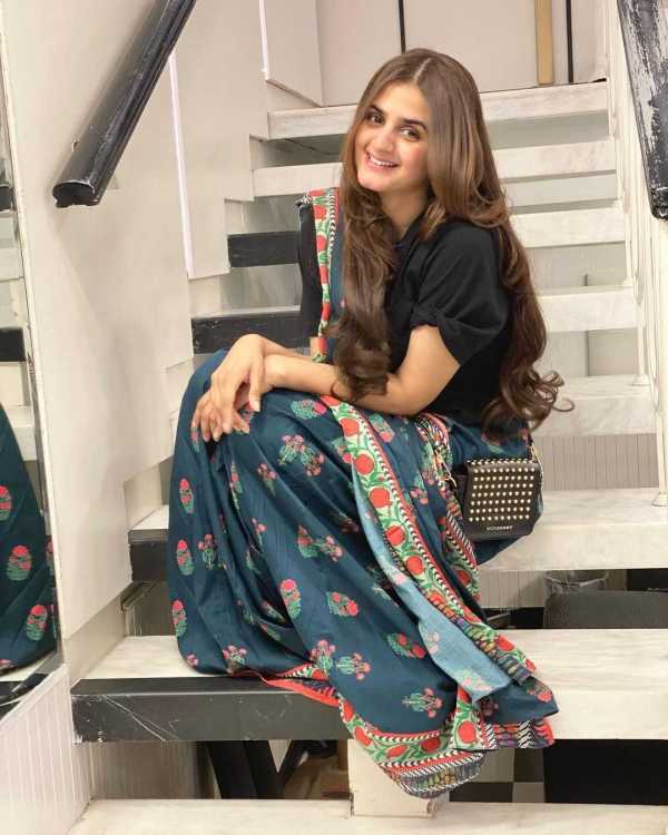 Hira Mani Is a Trendsetter In Her T-Shirt and Sari Look