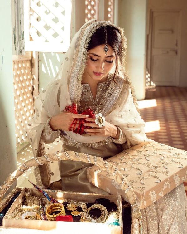 Sajal Aly New Photos Will Leave You Awestruck